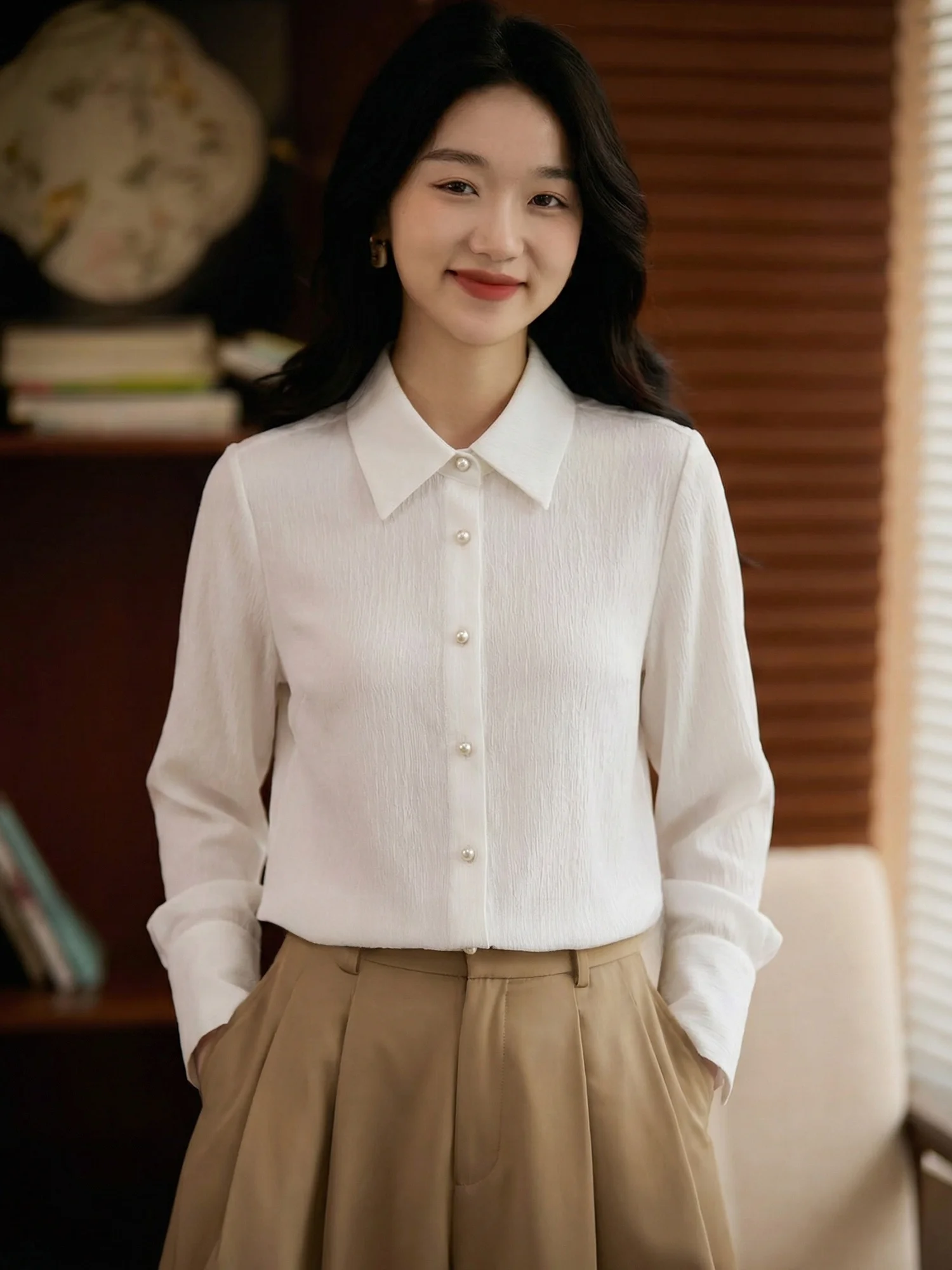 

Шелковая блузка Chivirin для женщин, свободного кроя, с длинными рукавами, с жемчужными пуговицами, текстурированная, белая, роскошная, весенняя, модная, комфортная, дышащая