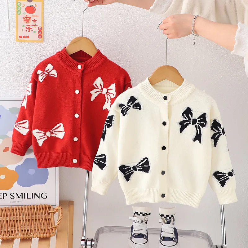 

Свитера для девочек, осень-зима 2025 г., детский шерстяной трикотажный свитер, топы, одежда для маленьких девочек, верхняя одежда, детские модные пальто, наряд