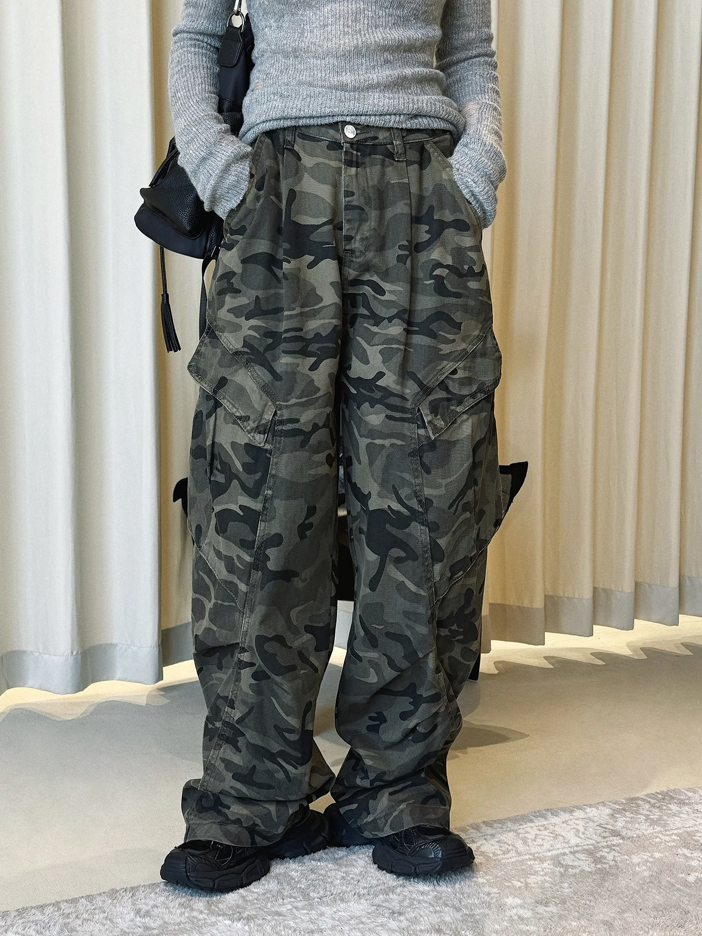Spring workwear, wind pressure pleated camouflage, large pocket jeans, loose silhouette pants, women's pants
