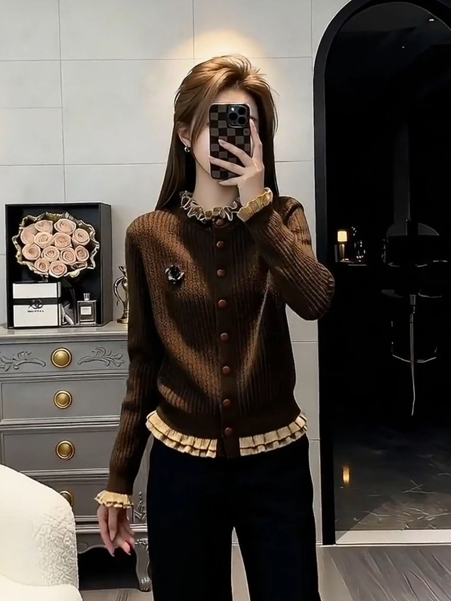  Contrast Color Knitted Sweater with Wood Grain Ruffle for Women Skin-friendly Fashionable Beautiful Base Top