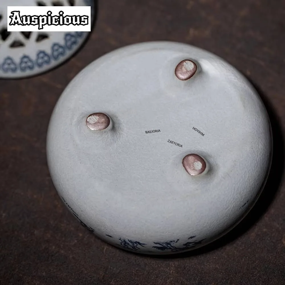 Ancient Blue and White Landscape Ceramics Incense Holder Luxury Incense Burners Furnace Smell Distributor for Tea Supplies Gift