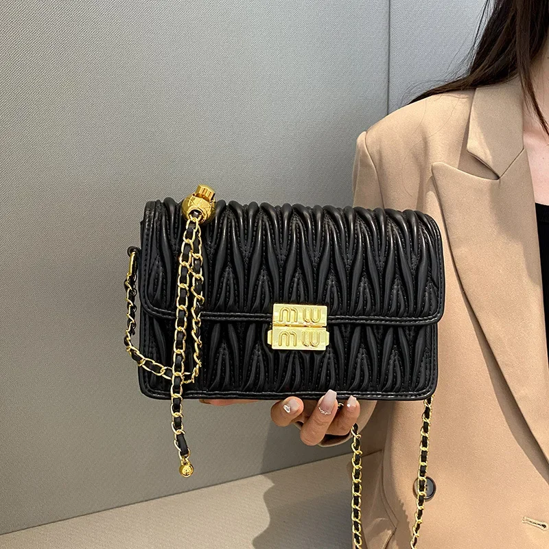 

2025 Women's Pleated Chain Shoulder Bag with Adjustable Chain Multi-Purpose Design Perfect for Daily Commute and Shopping