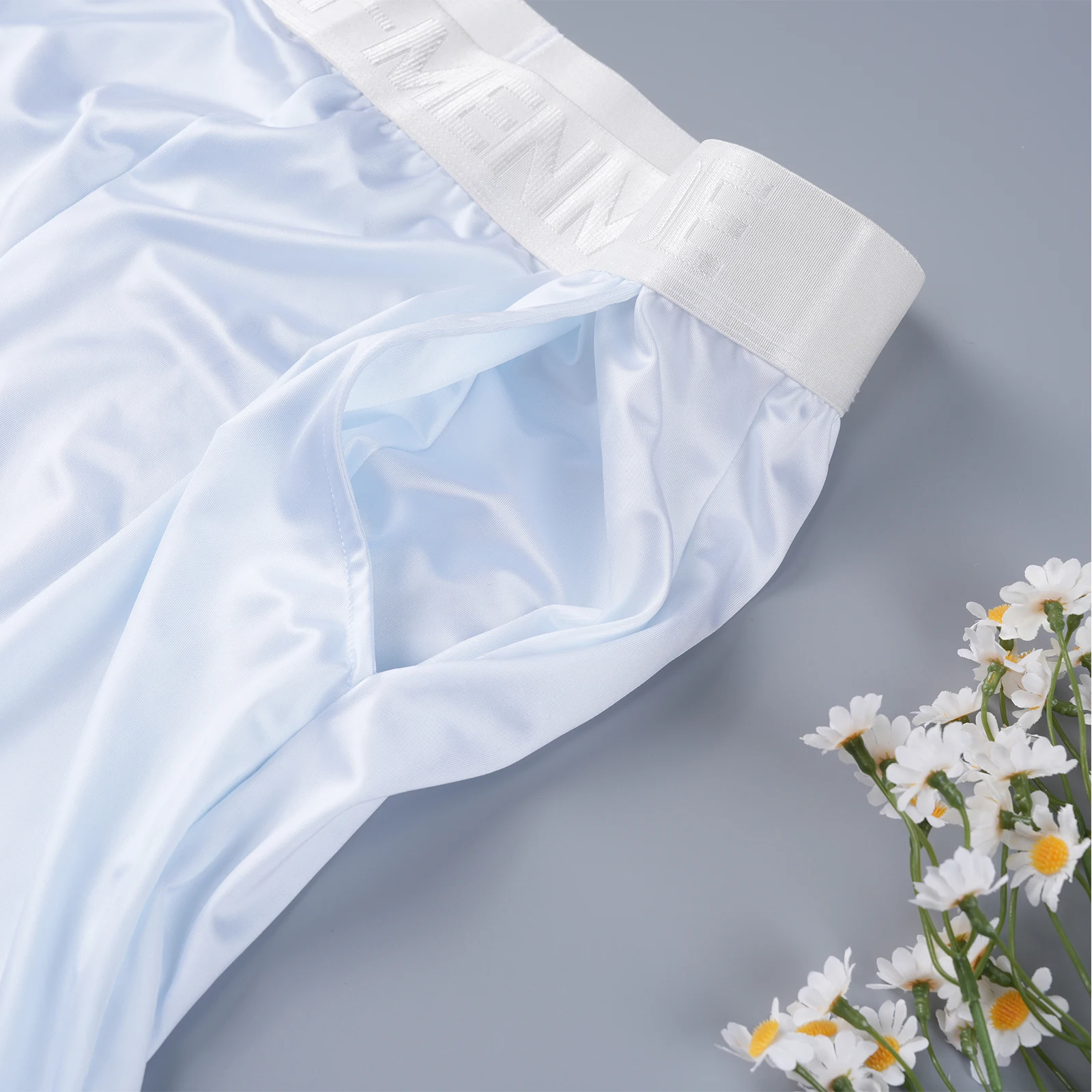 Glänzende Herren-Satin-Boxershorts mit breitem Bund, locker sitzende Boxershorts, glatte, dehnbare Lounge- und Schlafunterwäsche, Homewear-Unterhosen – Detail 4