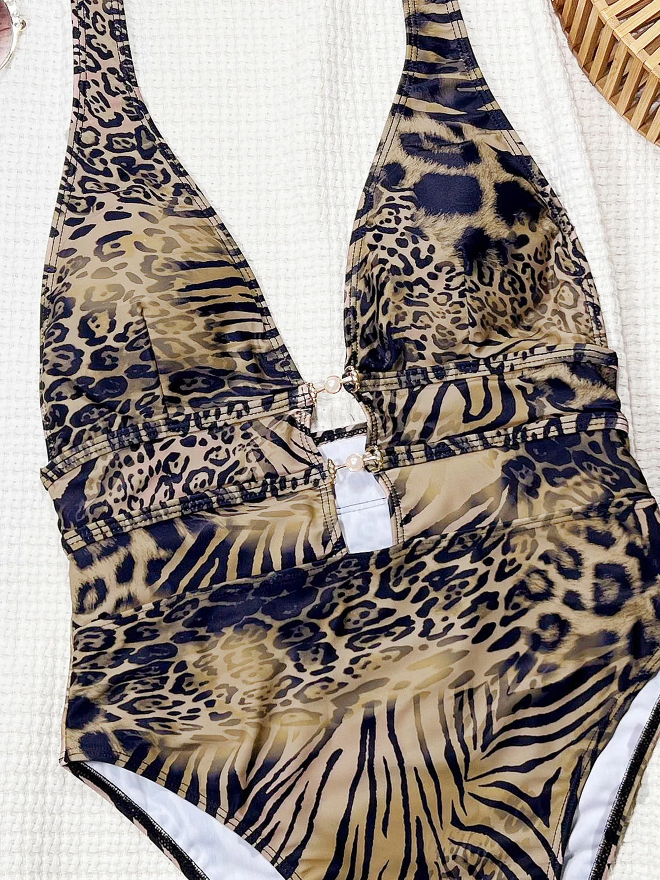 sexy leopard print deep v-neck swimsuit one piece hollow out beads bikini swimwear bodysuits women biquini bathing suits tankini