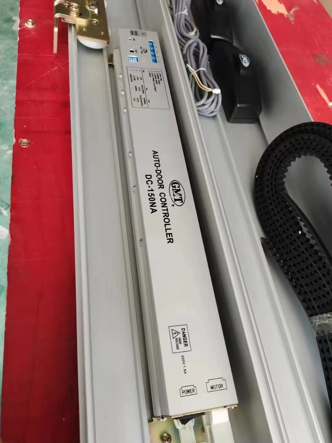 Sensore di sicurezza con peso massimo da 300 kg per apriporta in vetro ampiamente utilizzato in ufficio