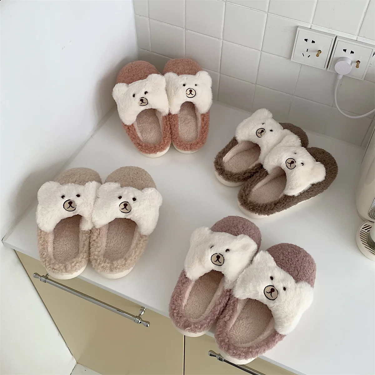 Home soft cute cute girl heart bear plush shoes female winter student Korean version fashion bedroom warm cotton slippers