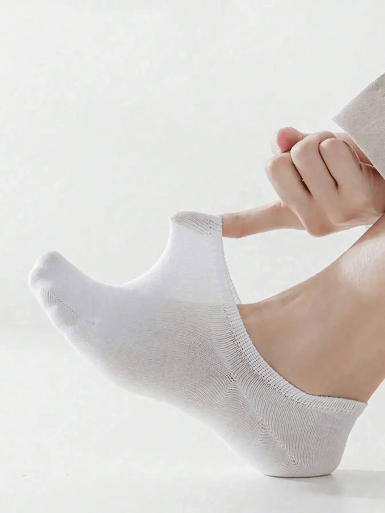 

10 Pairs Women's Mid-Calf Socks, White, Casual Sports Socks (No Cardboard Included)