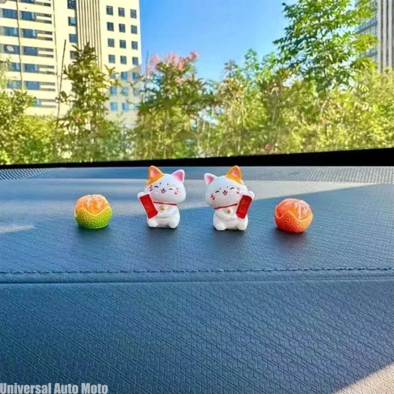 Cute Resin Shake‑Head Maneki‑Neko Lucky Cat Bobblehead Figurine For Car Dashboard Center Console Auto Interior Ornament