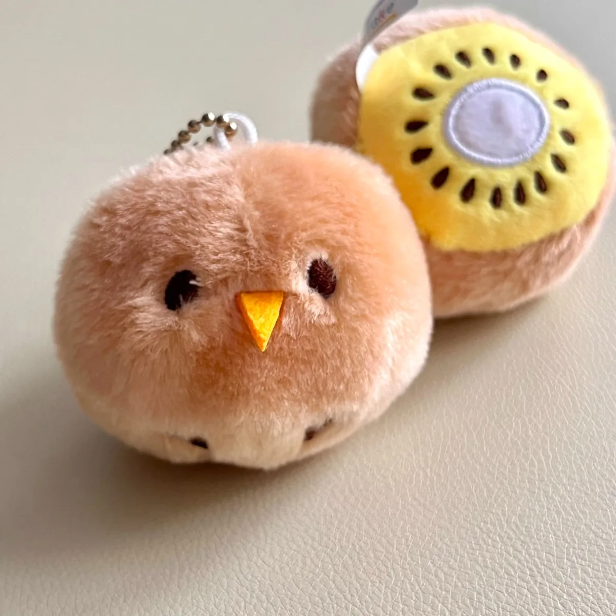 Cute Brown Kiwi Birds Mascot Kiwi Fruit Stuffed Plush Doll Gashapon Capsule Toys Pendants Keychain Girls Bag Ornaments Gifts