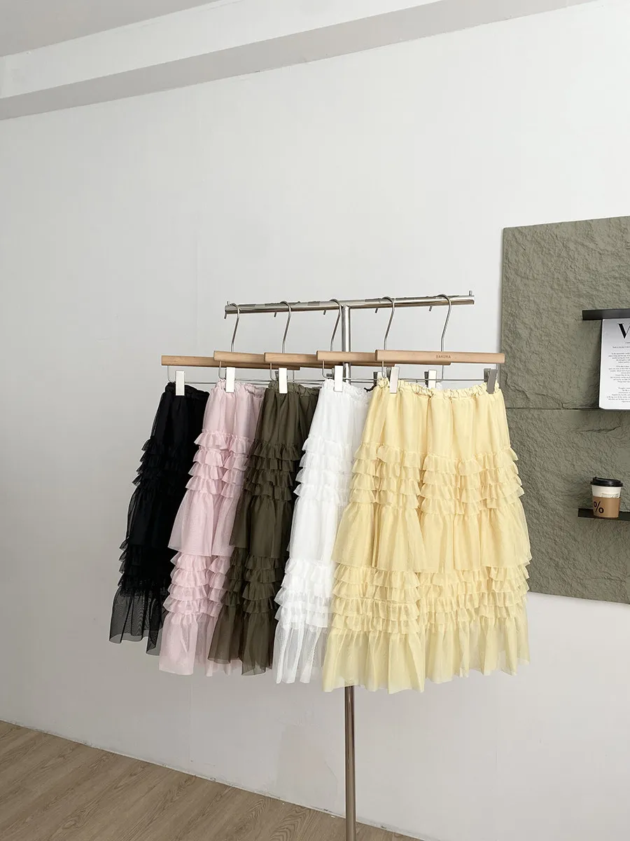 Saia Midi Elegante de Cintura Alta Feminina, Moda Primavera 2026, Novo Estilo, Ricamente Embelezada com Renda de Borda Ondulada, Casual, Cor Lisa, Estilo Camadas