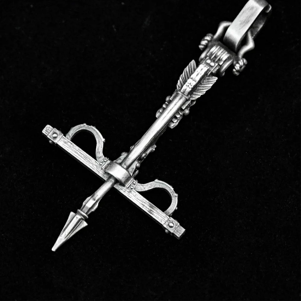 American Style Retro Silver Color Stainless Steel Iris Crossbow Necklace Men's Rock Hip Hop Cool Music Festival Party Necklace