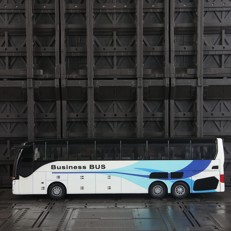 1:30 simulation business bus alloy car model city tourism bus has simulated sound and lighting functions, rich details
