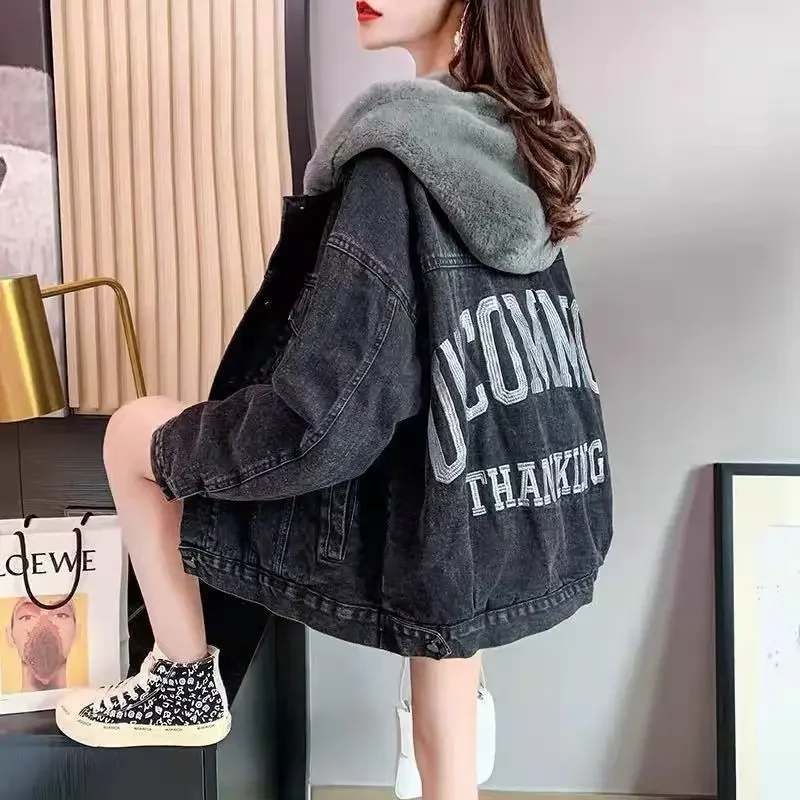 Warm Outerwear Black Denim Jacket for Women with Fur Plush Patchwork Hooded Print Graphic Woman Jean Coat Winter 2025 Cold Trend