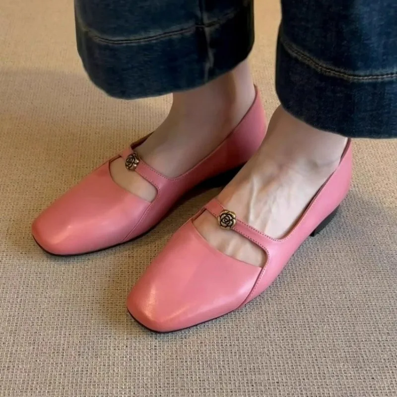 مصمم فستان كعب منخفض حذا فردي للسيدات 2025 الصيف العلامة التجارية موضة ريترو المشي الضحلة المشي أحذية نسائية ماري جين #5