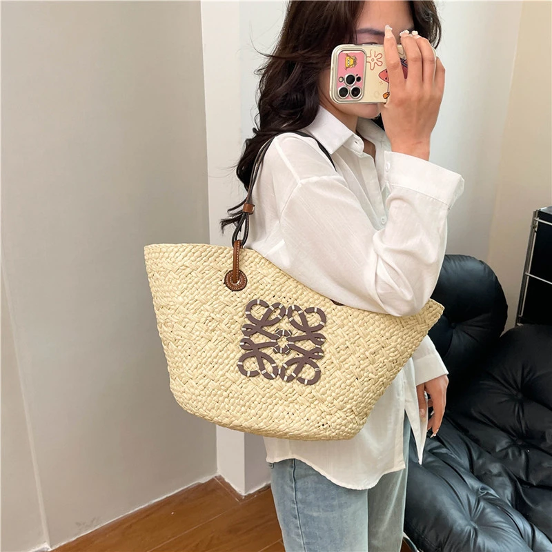 

Luxury Classic Designer Paris Fashion Tote Bag Elegant Leather Commuter Best For Superstar