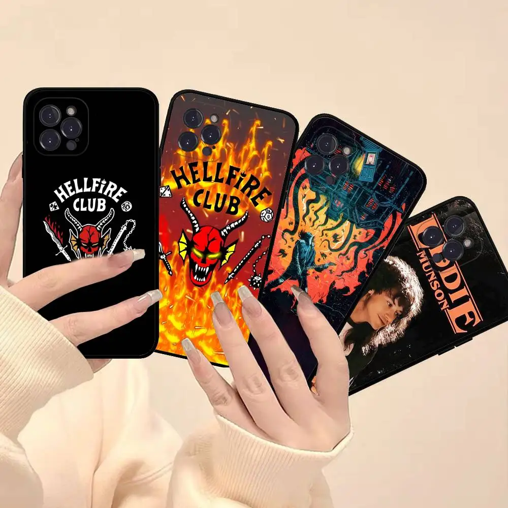 حافظة هاتف E-Eddie M-Munson لهاتف آيفون 17 16 15 14 13 12 11 Pro Max Plus غطاء أسود ناعم #5