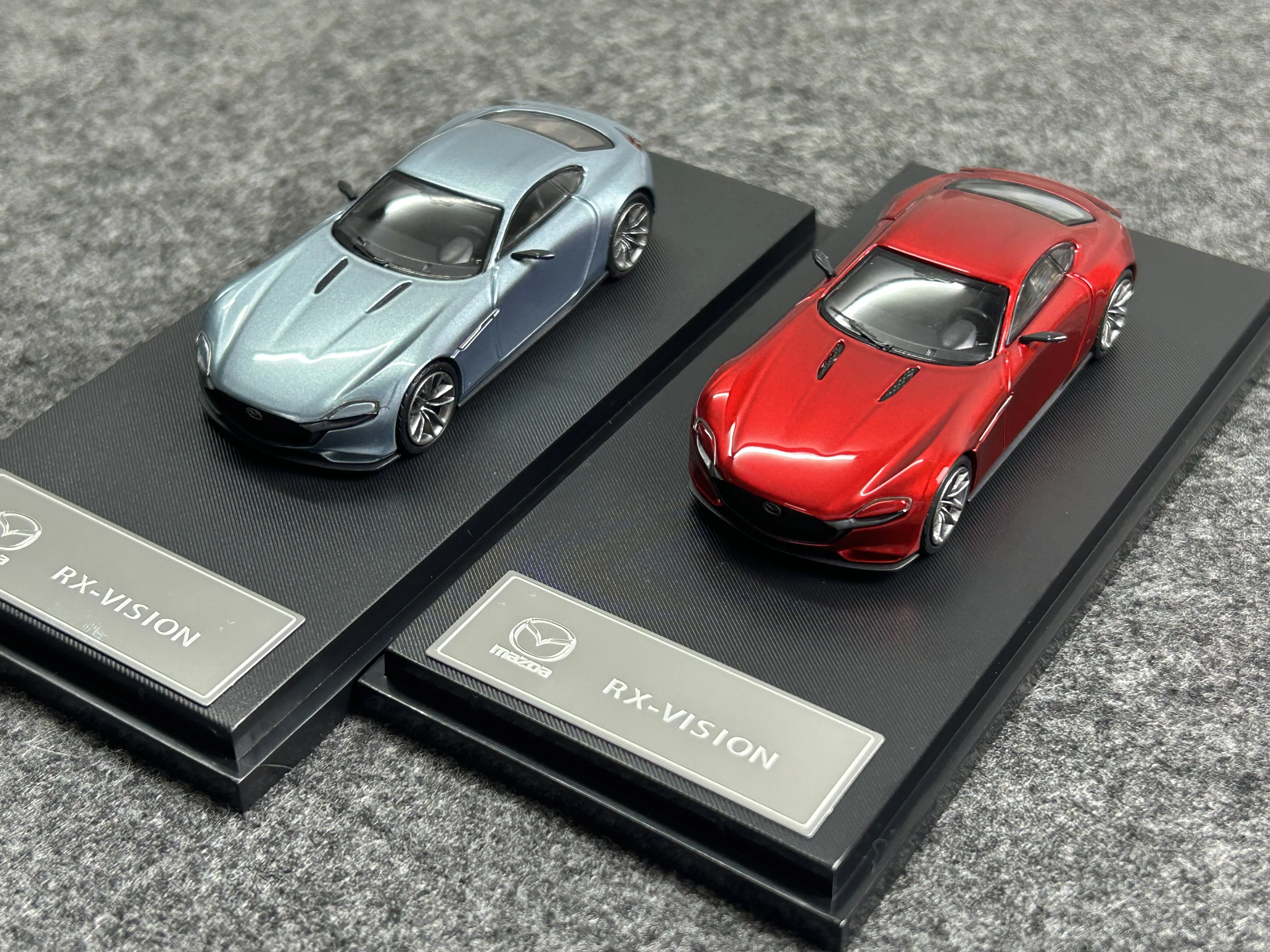 

In Stock, Rhino RM 1:64 Concept Car, Mazda RX-VISION COUPE Alloy Car Model