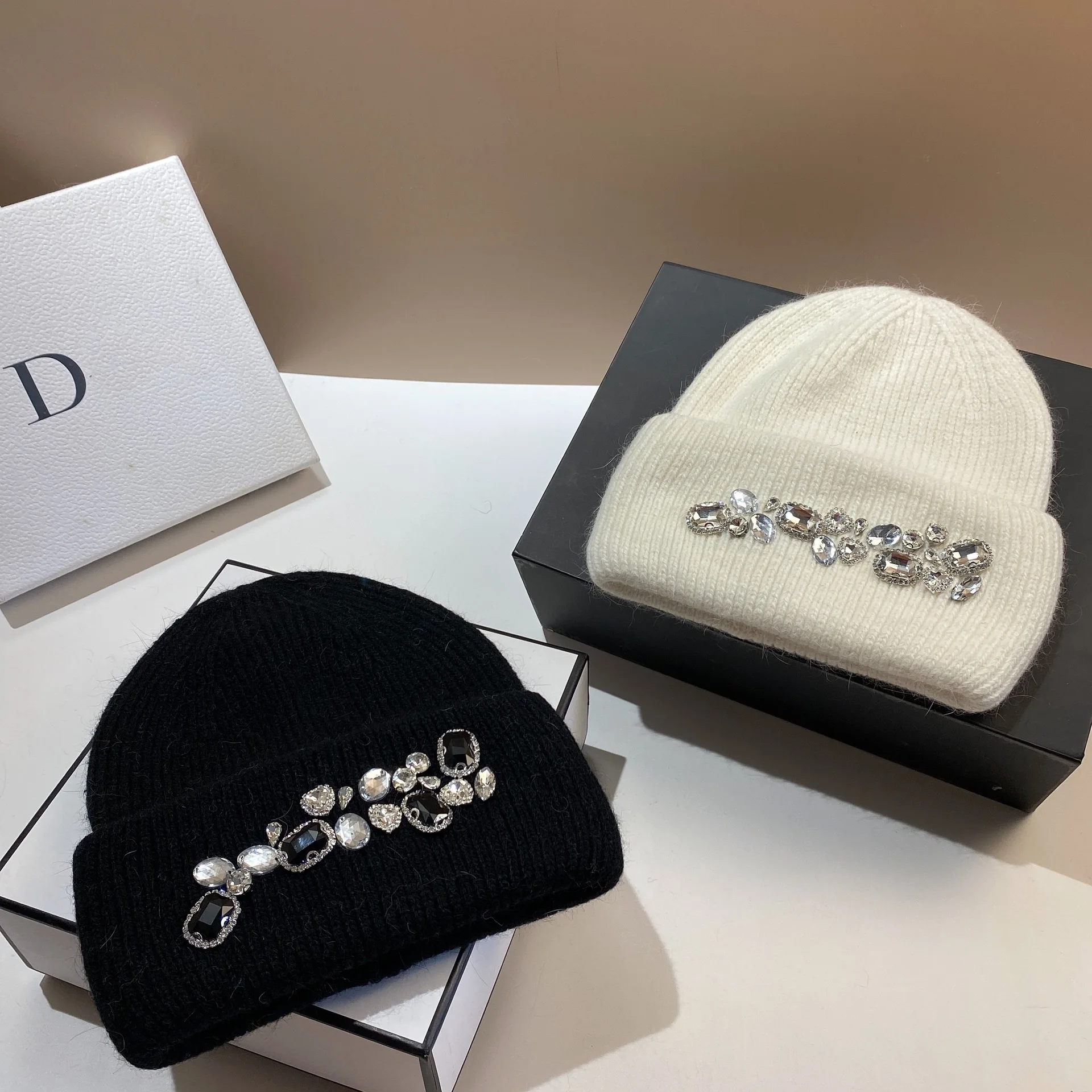 Real Rabbit Fur Knitted Hats for Women Luxury Shiny Rhinestones Winter Hat Casual Lady Warm Walking Skullies Beanies Caps