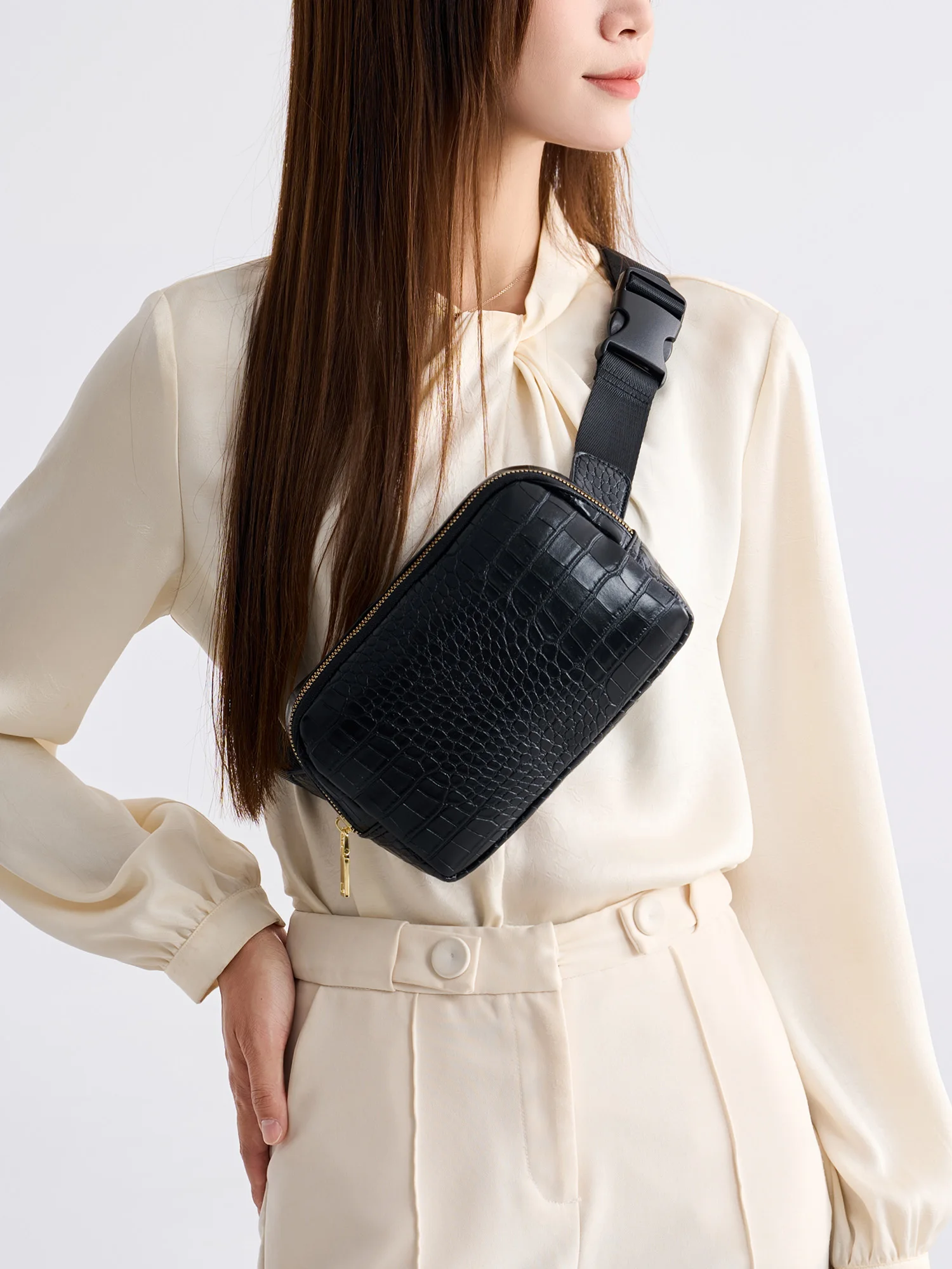 حقيبة صدر صغيرة عصرية بلون سادة كلاسيكية ذات سعة كبيرة على شكل تمساح حقيبة خصر للجنسين بحزام كتف قابل للتعديل