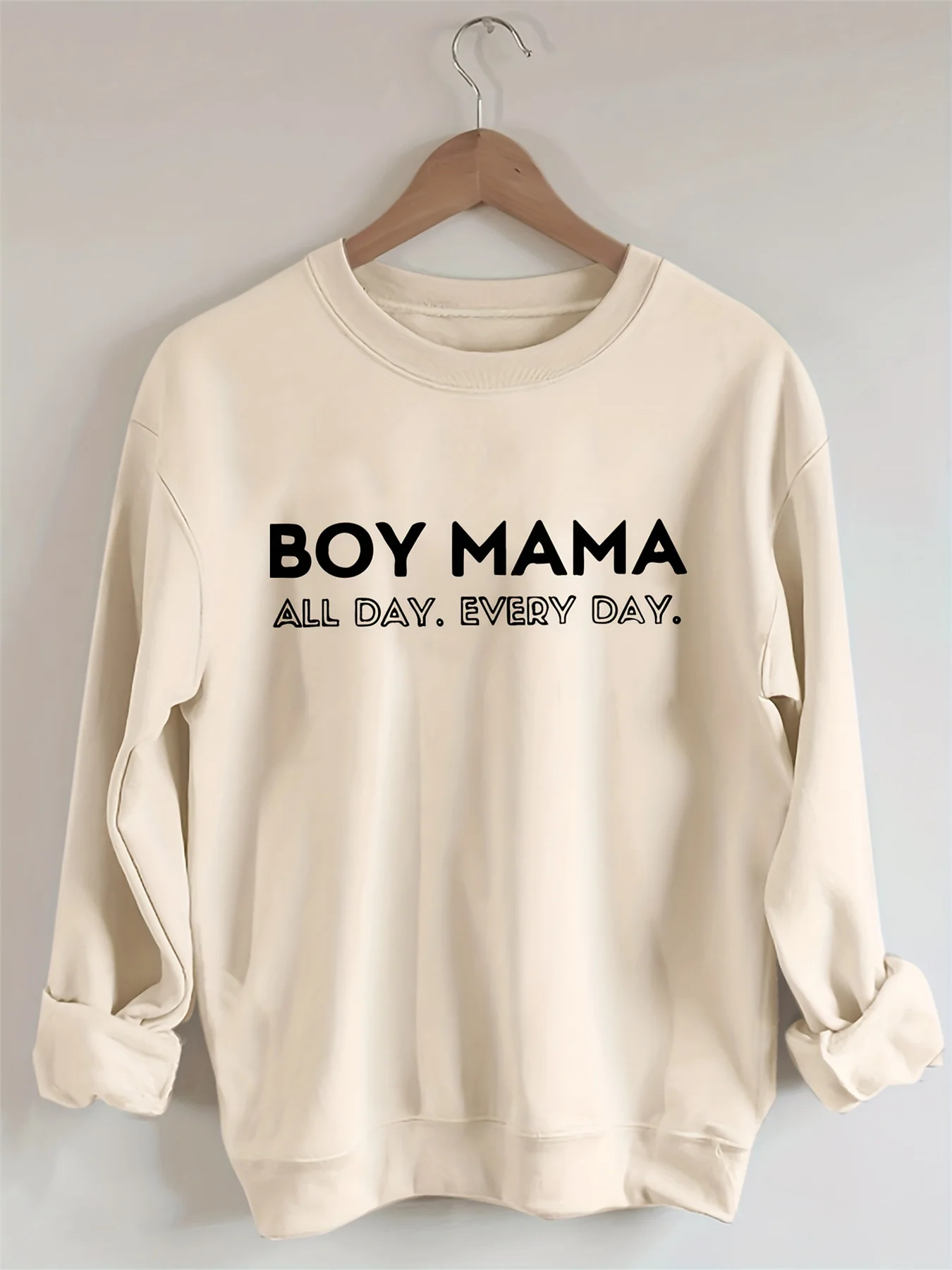 Women's autumn and winter casual loose and warm BOY MAMA printed comfortable plus velvet long sleeved round neck pullover