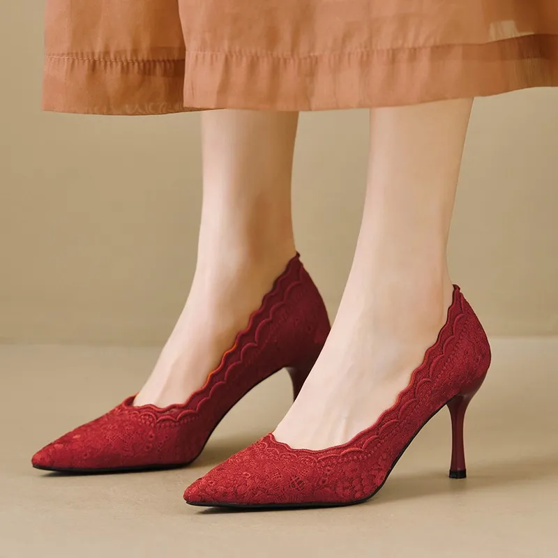 

2025 Новые женские туфли большого размера на высоком тонком каблуке с острым носком, кружевные туфли на высоком каблуке, платье для банкета, весенняя новая сексуальная обувь для взрослых