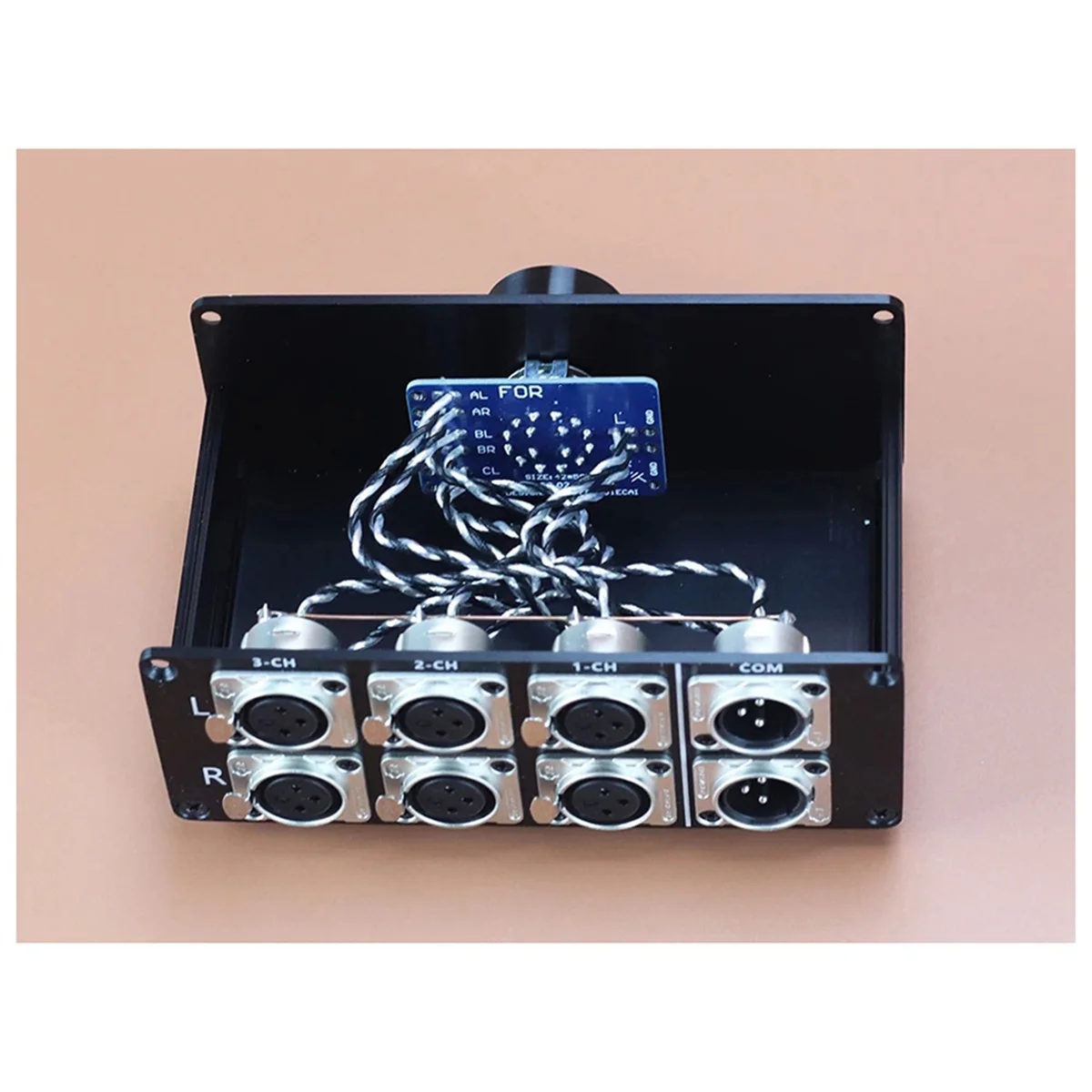 Selector de conmutación de señal de Audio HIFI XLR caja de distribución sin pérdidas 1 en 3 salidas, para altavoces amplificadores decodificador de CD