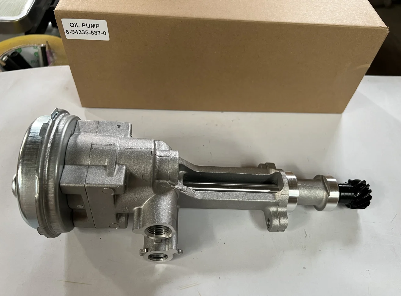 

4JG2 4JB1 oil pump for I SUZU 4JG2 4JB1 engine 8-97033175-3