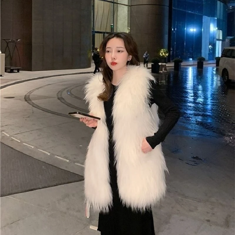 

New Arrival Autumn Winter Women's Medium Long Imitation Raccoon Fur Vest Stylish Furry Outerwear for Young Ladies