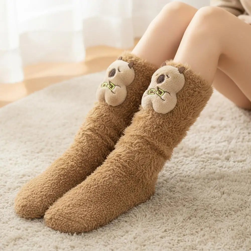 Calcetines de felpa cálidos calcetines de invierno acogedores calcetines de zapatilla de felpa de invierno para mujeres divertido diseño novedoso 3d cálido calcetín de suelo lindo y peludo