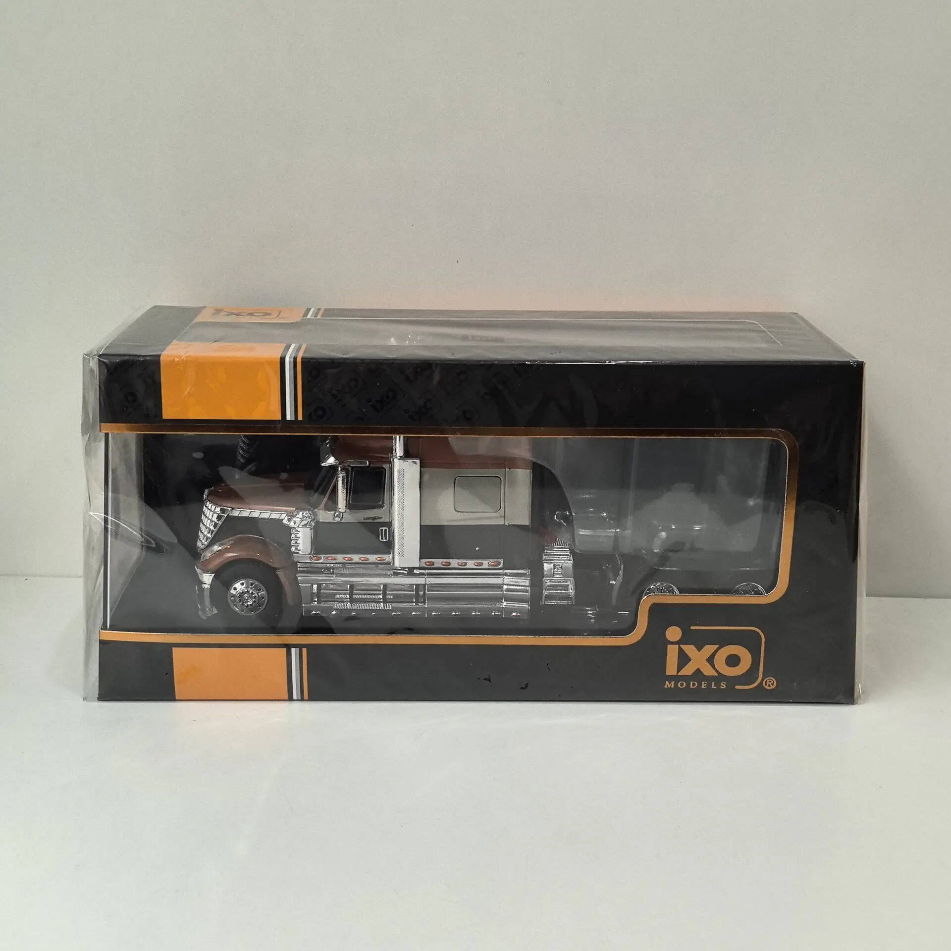 

Diecast IXO 1/43 Scale International Lonestar 2010 Trailer Truck W7 Alloy Car Model