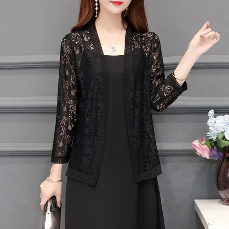 2023 New Summer Fashionable and Westernized V-neck Lace Cut Out Jacquard Trend Casual Commuting Versatile Women's Cardigan