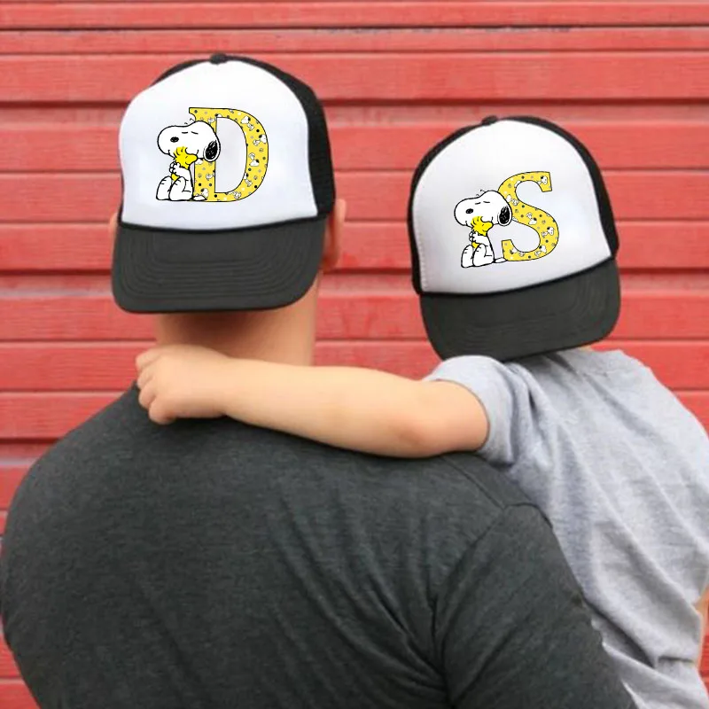 Snoopys หมวกเบสบอลสำหรับพ่อแม่และเด็กหมวกกันแดดสีดำสำหรับเด็กชายเด็กหญิงหมวกกันแดดปรับได้ลายการ์ตูนสุนัขเด็กกีฬากลางแจ้งหมวกมีปีกของขวัญ