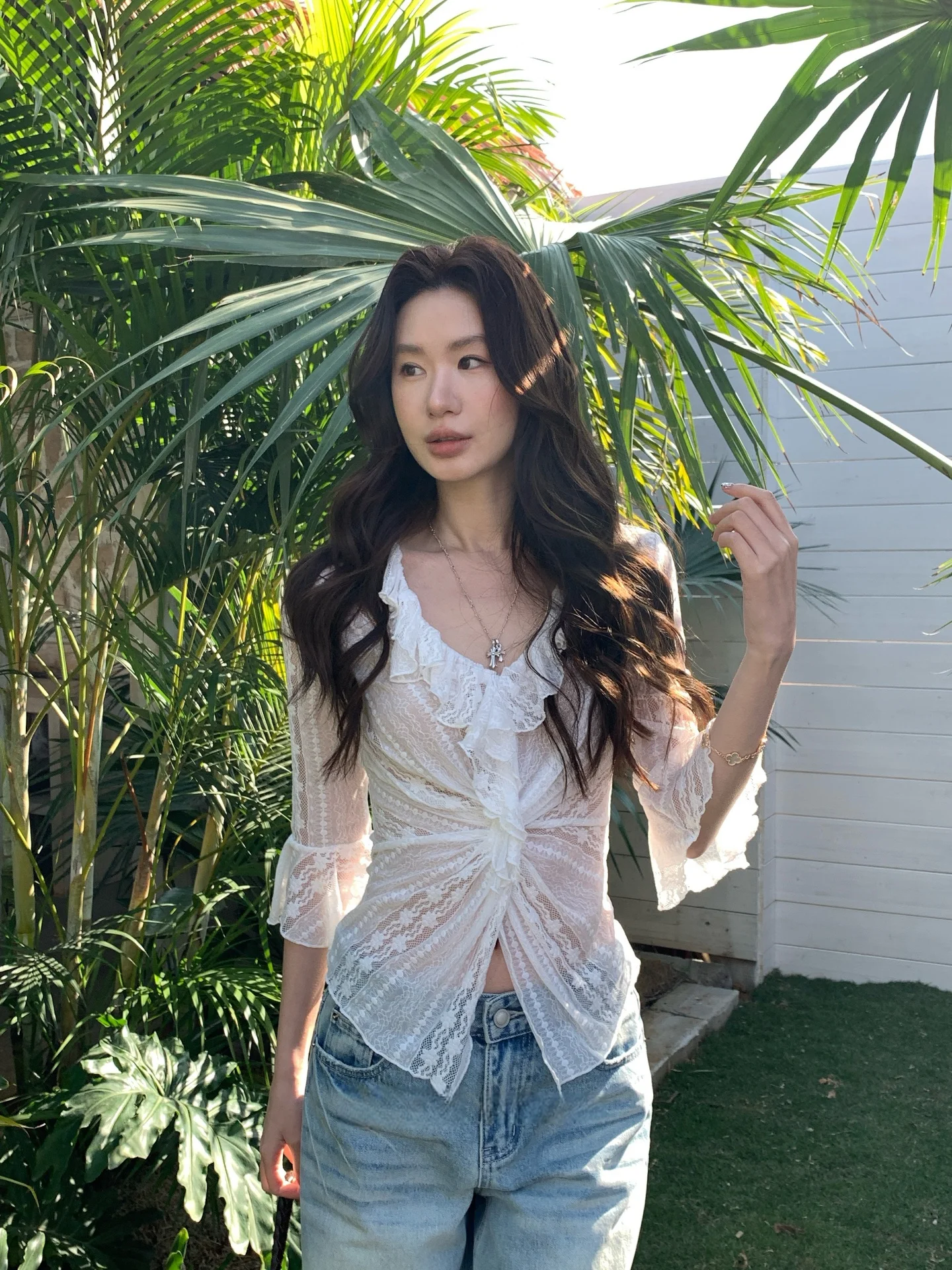 

Retro Lace Sle V-Ne Puff Sve irt Women's Spring Summer New Design Sensation See-tough Top Floral Print Breathable