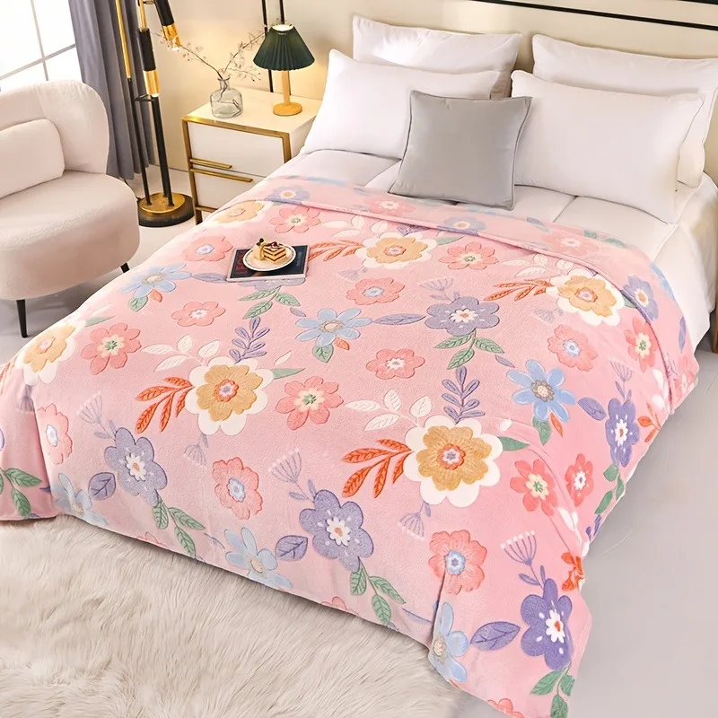 Exquisite Floral Pattern Air Conditioning Blanket Comfortable Breathable Nap Blanket for Use during Nap Time