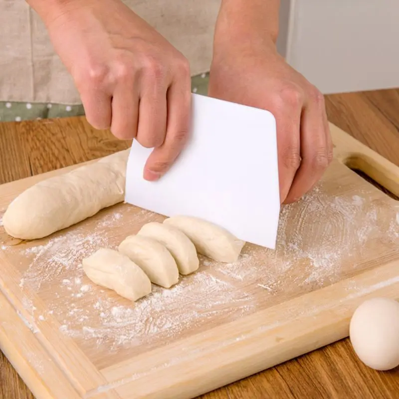 F92B Plastic Dough Scraper Cream Smooth Cake Flour Spatula Cutter Knife Kitchen Baking Pastry Tool