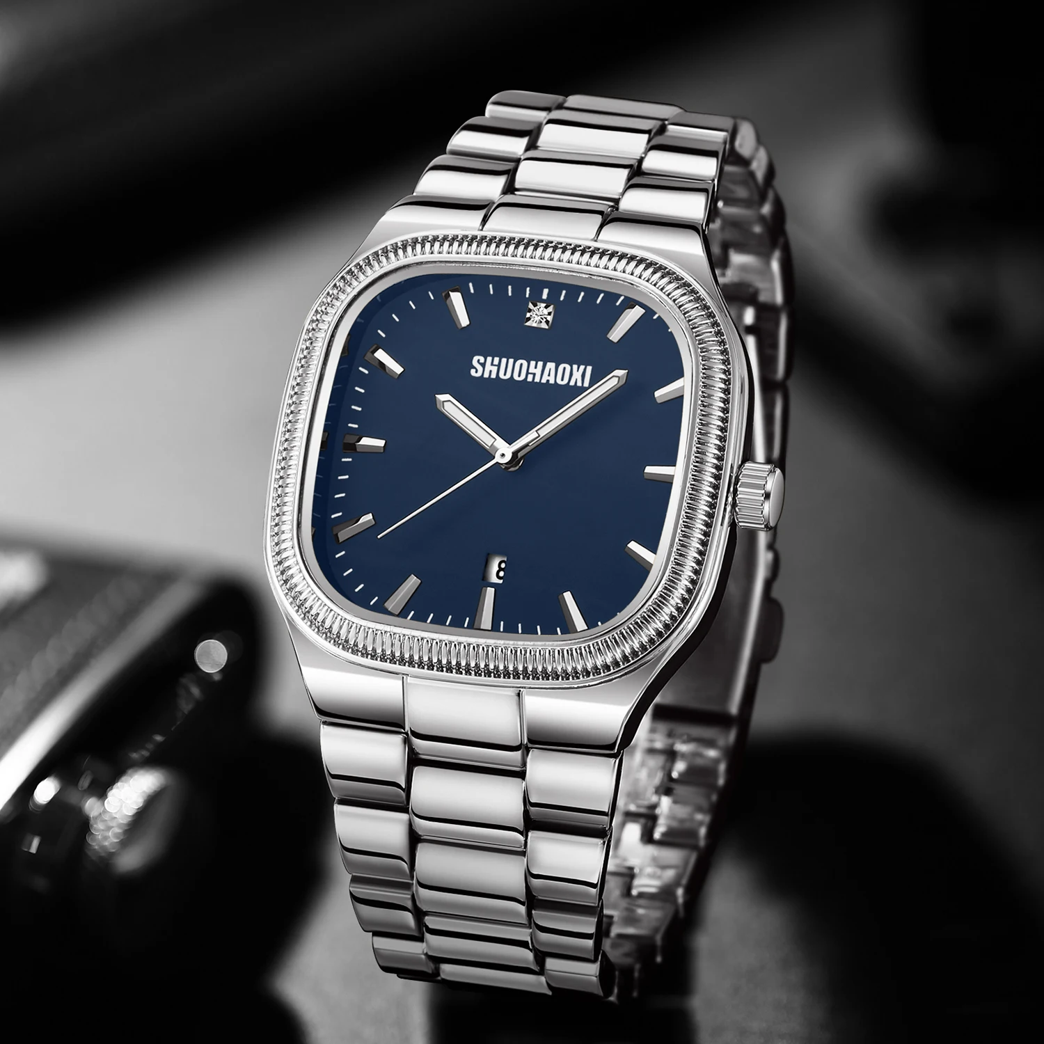 Simple and Stylish Calendar Display Stainless Steel Strap Men's Watch