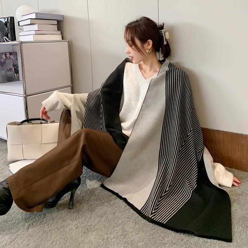 

Шаль в полоску с цветовыми блоками, уникальная и необычная, универсальная для повседневных прогулок и путешествий, плащ с геометрическим пэчворком.