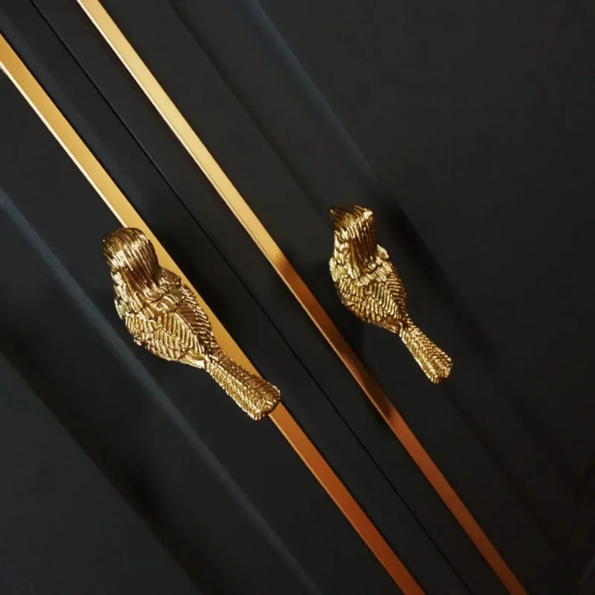 Brass Lucky Bird Single Hole Vintage Furniture Handles Light Luxury Handles for Cabinets and Drawers Home Accessories