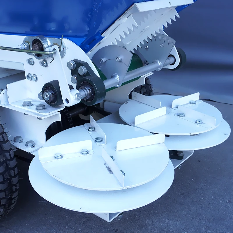 2025 New Machine Best Fertilizer Spreader Adjustable Spreader Fertilizer  on Golf Courses
