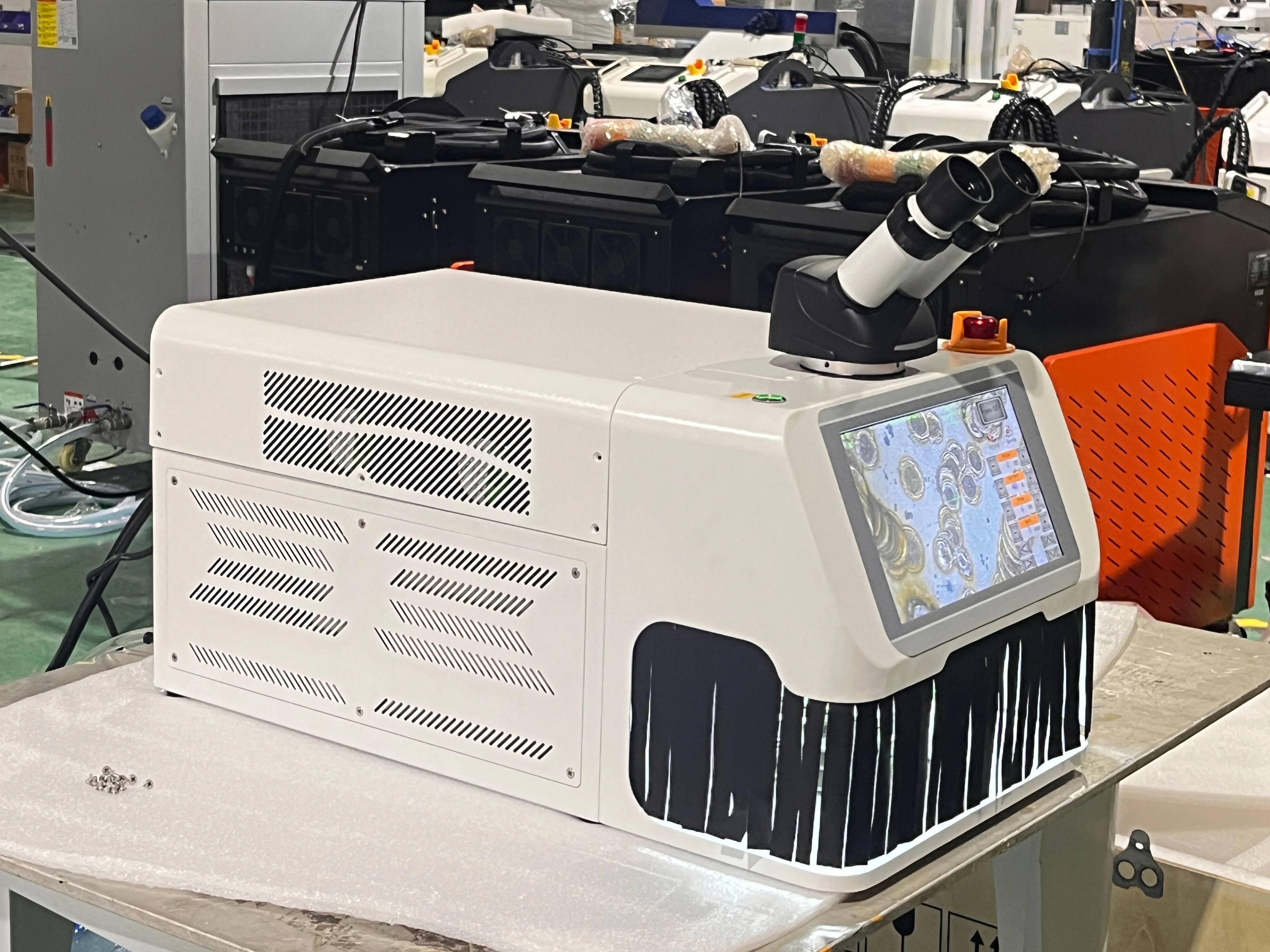 New Model 10.8 " Inch 200W Big Size Display Screen Desktop Mini Jewelry Laser Welding Machine