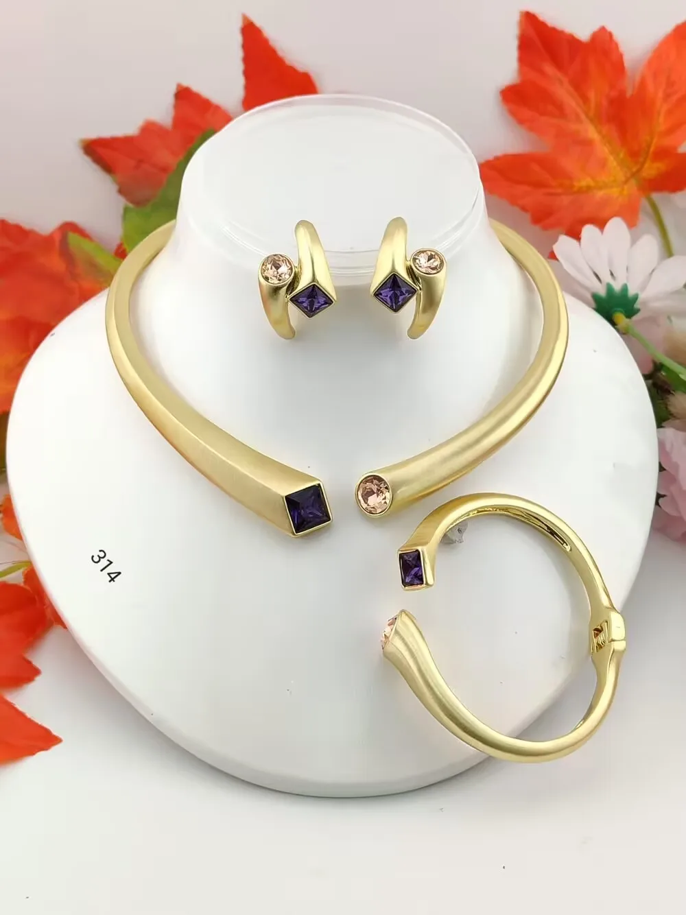 The Latest Simple Elegant Textured Dubai Jewelry Hotsale Fashionable Trendy Collar Brazalete Aretes Anillo 4PC Set Party Wedding
