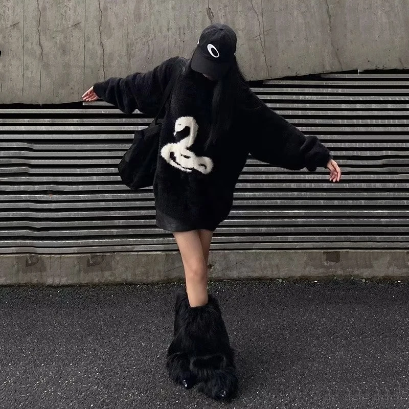 

Осенне-зимний вязаный свитер большого размера с узором под змеиную кожу для подростков-парней, в стиле Гонконг, из искусственного меха норки, свободного кроя, из полиэфирного волокна