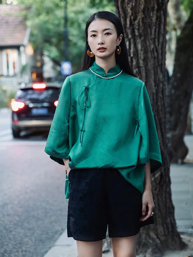 

Summer Silk irt Women's Overhead Five-Quarter Sve Bell Sve Loose Fit Silk Top Stand Collar Button Detail Straight Cut