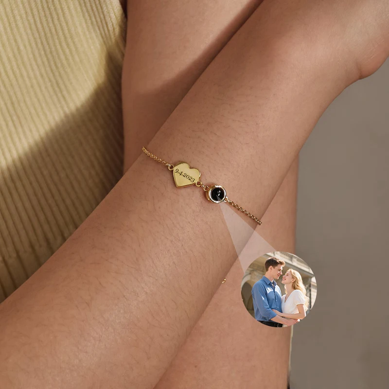 Bracciale con nome personalizzato con braccialetto per proiezione di foto per donna Bracciale con foto a cuore inciso Gioielli commemorativi regalo per migliore amico