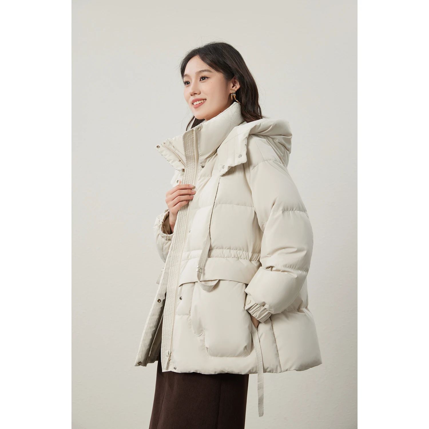 

Женская зимняя куртка Mijia High Quality с наполнителем из 90% белого пуха, воротником-стойкой, капюшоном и дизайнерскими вставками, теплая, повседневная