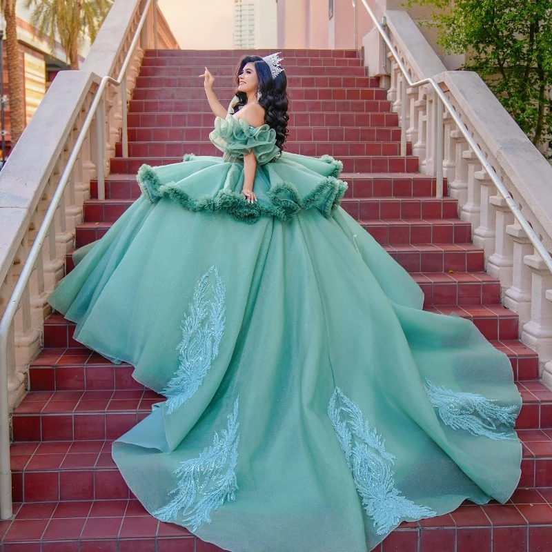 Mint สีเขียวเงา Ball ชุด Quinceanera ปิดชุดไหล่ลูกไม้ Applique ลูกปัดฉัตร Tull Party วันเกิดหวาน 16 Vestidos