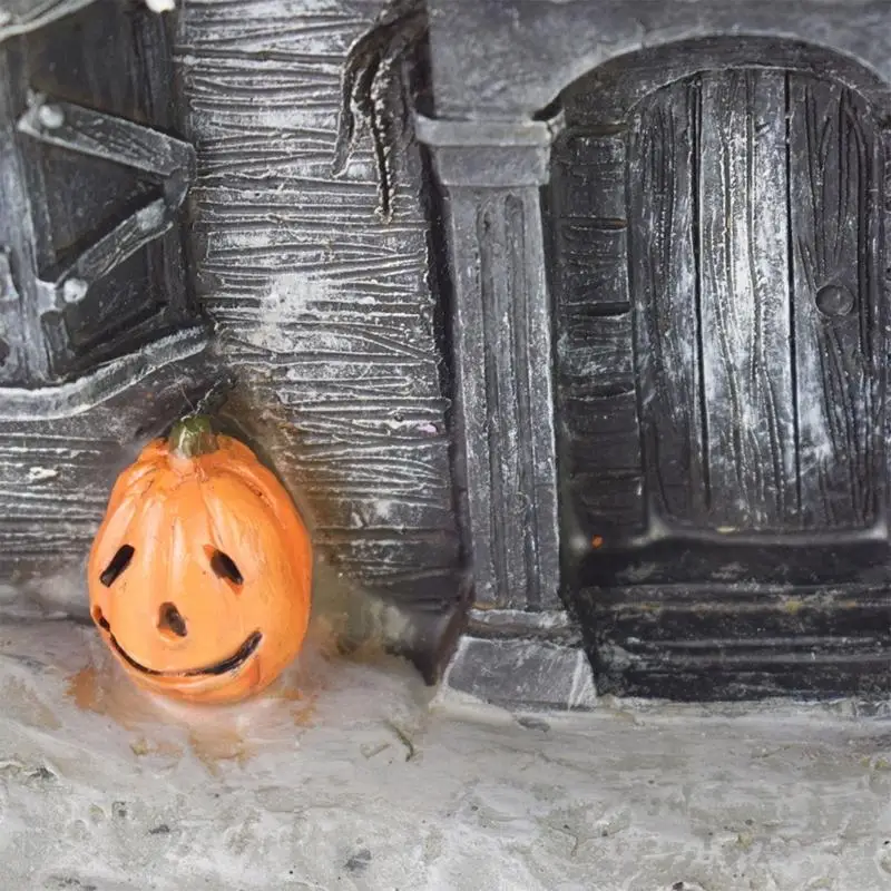 maison-d'halloween-avec-figurine-blanche-gourde-ornement-lumineux-en-resine-pour-pelouse-55kf