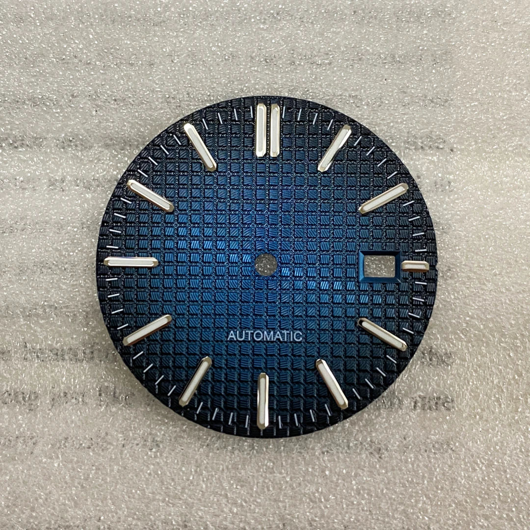 NH35 تعديل الطلب ، سطح ميكانيكي أوتوماتيكي ، توهج أخضر ، سطح شريط فضي ، حركة NH36 بقطر 31.8 مللي متر