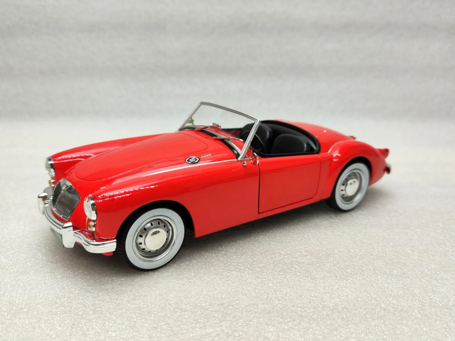 

Green Light 1:18 Elvis Presley - 1959 MG A 1600 Roadster