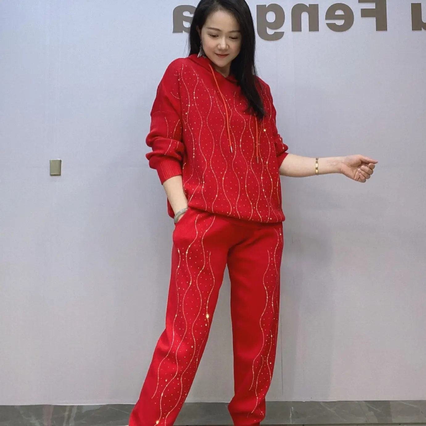 Повседневный блестящий вязаный комплект из двух предметов для женщин, свободная спортивная одежда больших размеров, модный длинный свек, хлопок, весенний сезон